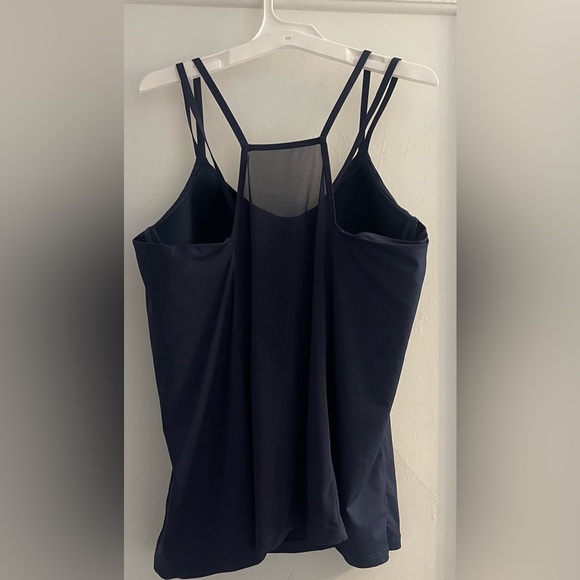 Athleta Dream Support Top, Size L - Picture 4 of 4